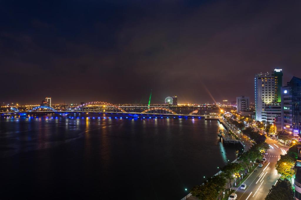 Nespecifikovaný výhled na destinaci Danang nebo výhled na město při pohledu z hotelu