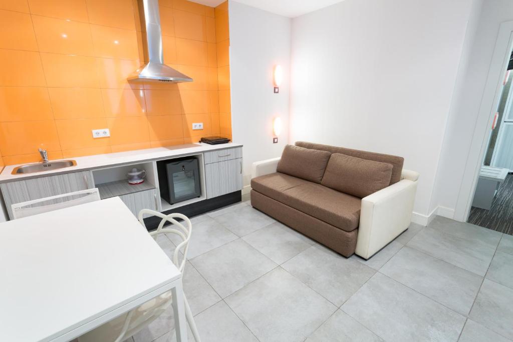 Petit Palace Lealtad Plaza - Sextuple Room
