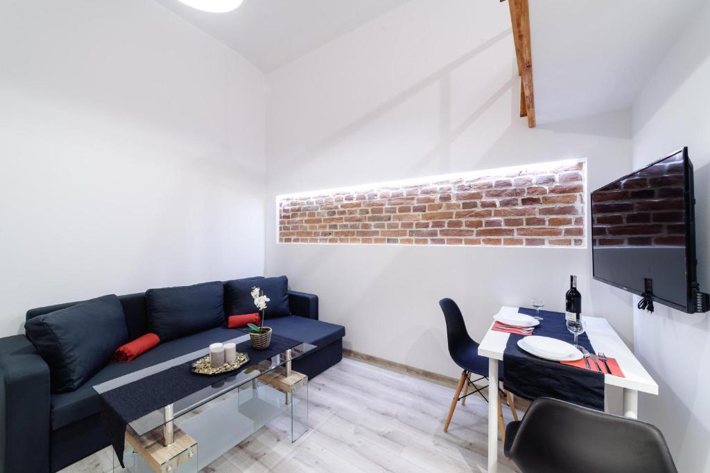 2 Nights Apartments - great location, right next to Main Rail and Bus Station, 10 min to Main Square by foot - Resim 31