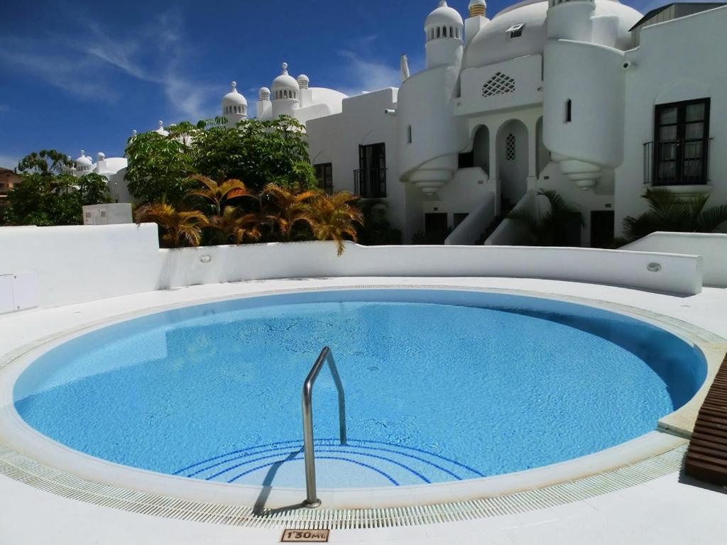 Bazén v ubytování BLU PARADISE COSTA ADEJE - Heated Pool nebo v jeho okolí