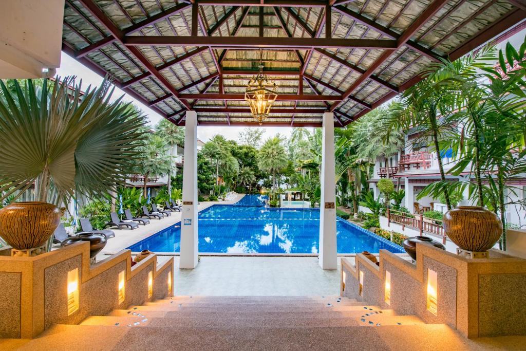 Bazén v ubytování Koh Tao Montra Resort nebo v jeho okolí
