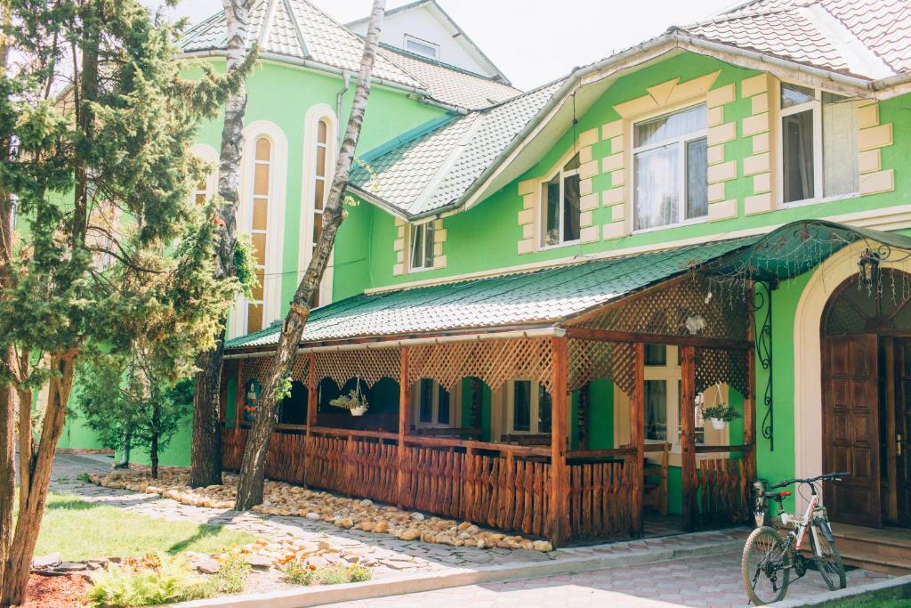 Budova, kde se penzion – hostinec nachází