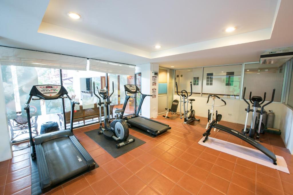 Fitness centrum a/nebo fitness zařízení v ubytování Koh Tao Montra Resort