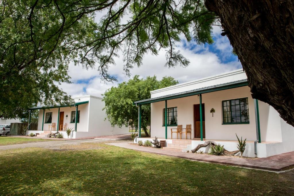 a view of the front of a building at Olive Grove Guest Farm in Beaufort West