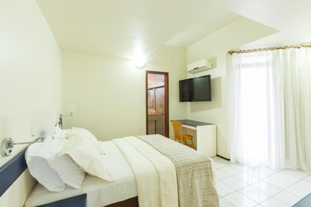  Abbeville Hotel