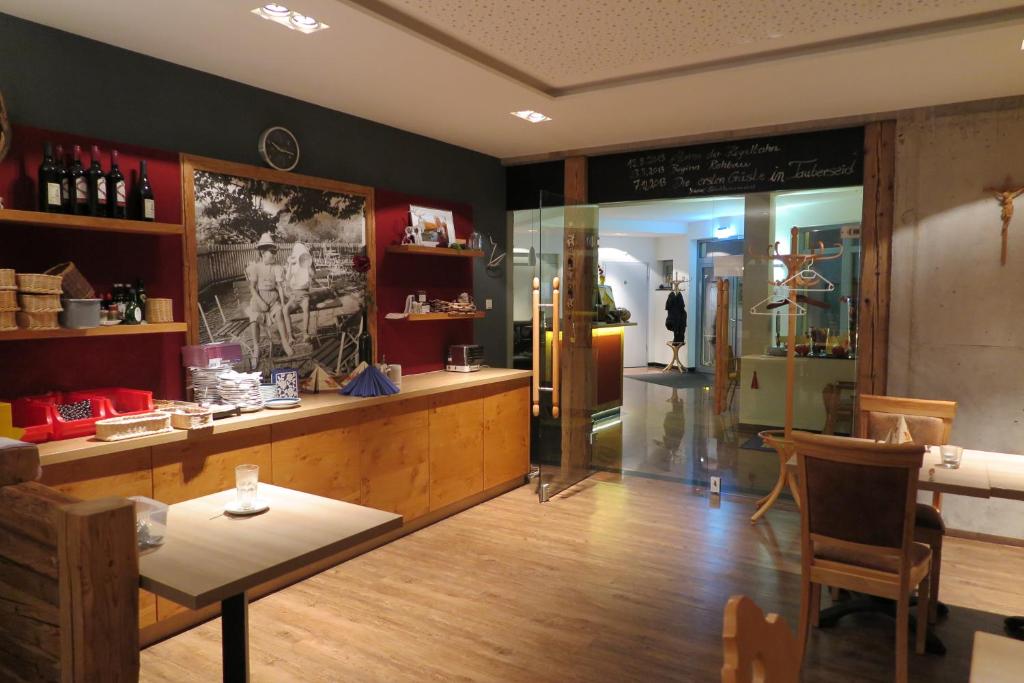 Lounge nebo bar v ubytování Landgasthof zum Hirschen