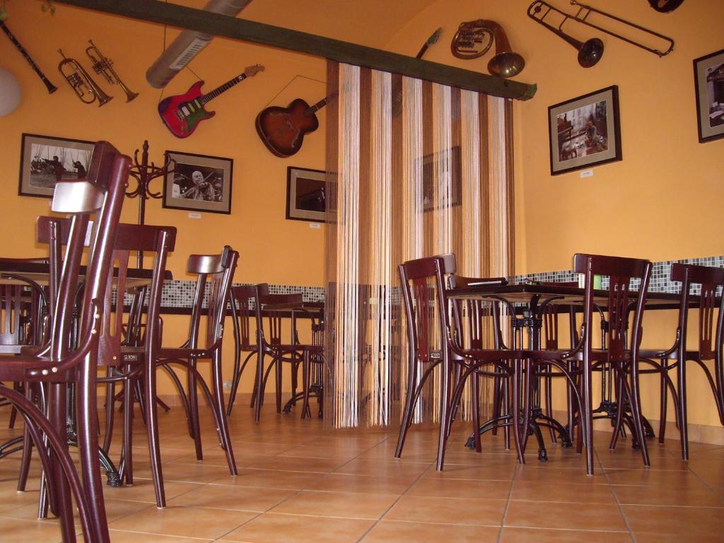 Restauracja lub miejsce do jedzenia w obiekcie Pension Dobroucky