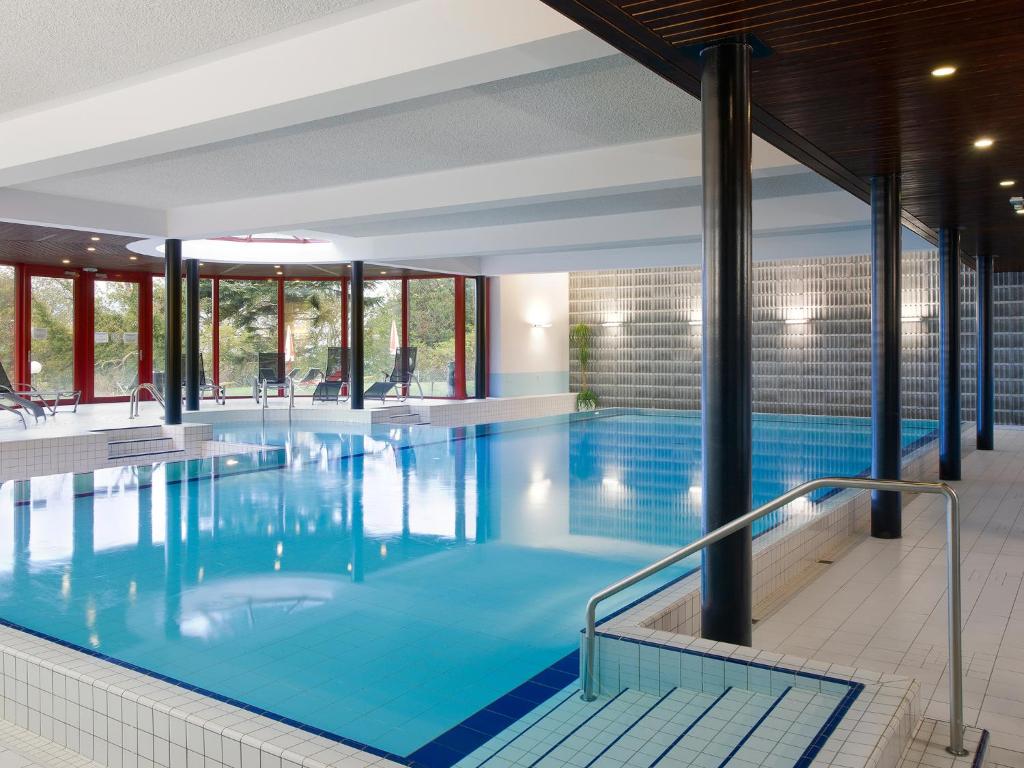 Bazén v ubytování Hotel Serpiano nebo v jeho okolí