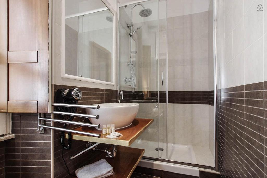 A bathroom at Sant'Angelo Apartments