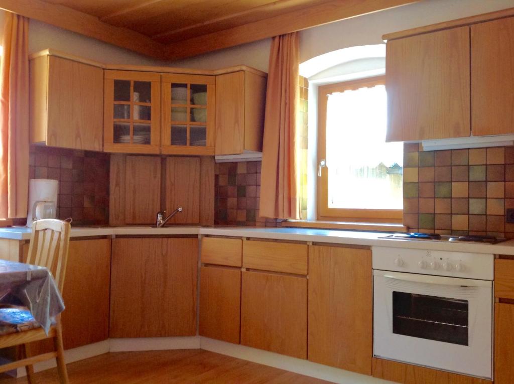 Kuchyň nebo kuchyňský kout v ubytování Apartments Bernard