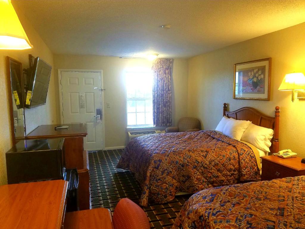 Americas Best Value Inn-Winnsboro - Double Room With Two Double Beds Nonsmoking