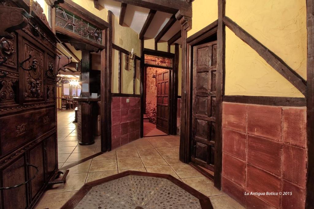 Imagen de la galería de La Antigua Botica, en Pasarón