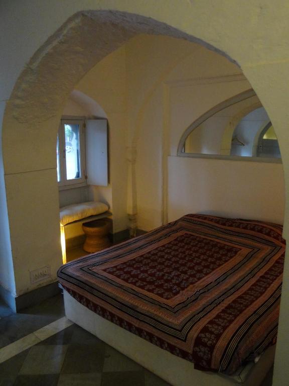 Labboo'z Café and Lodge - Budget Double Room
