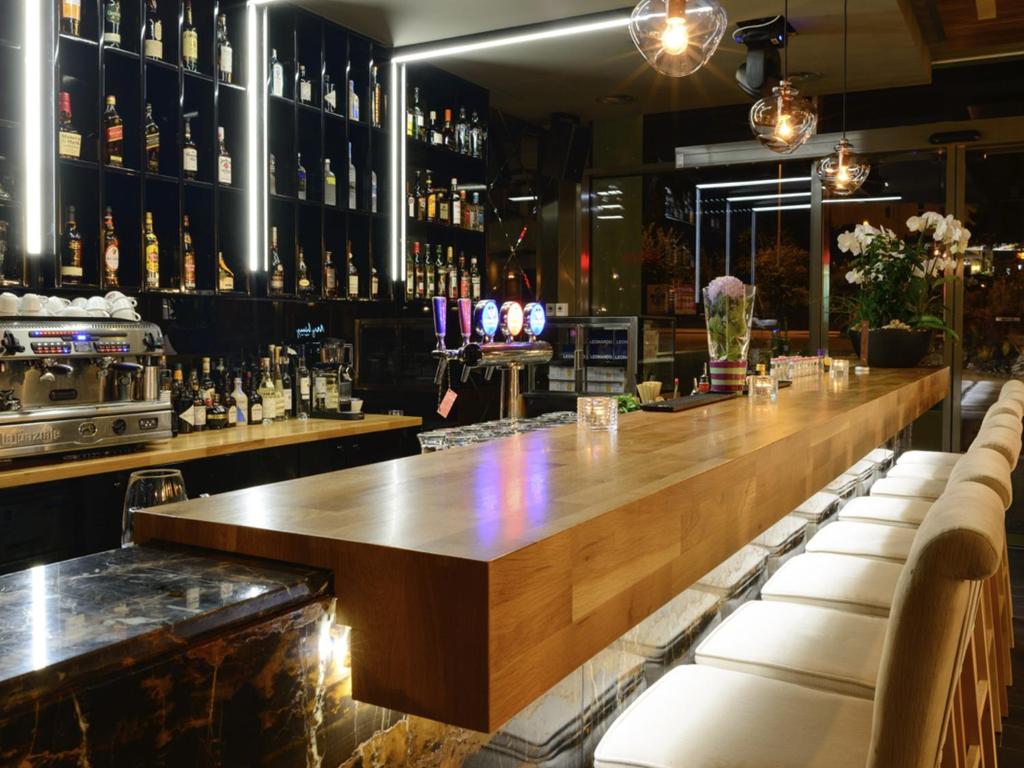 Ο χώρος του lounge ή του μπαρ στο Hotel My Way Zürich Wallisellen
