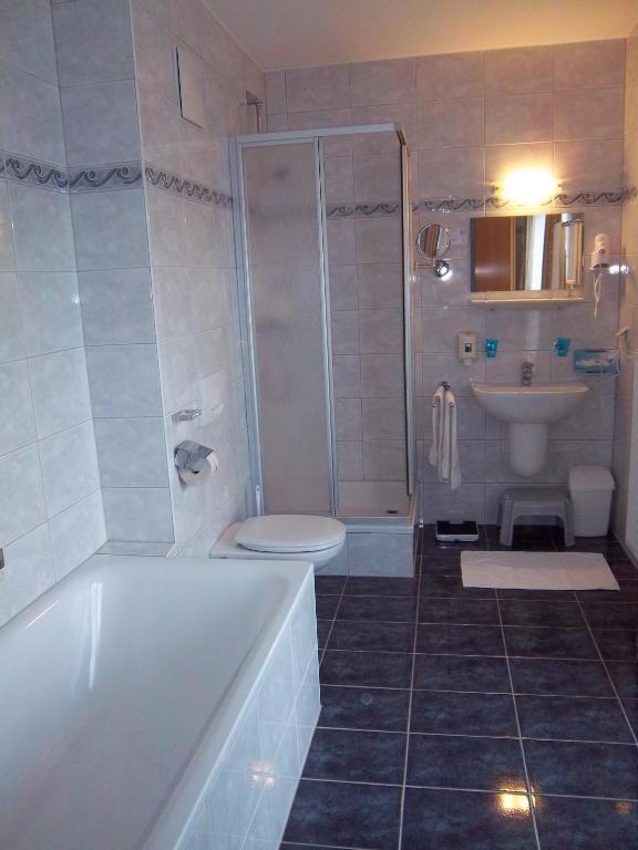 Koupelna v ubytování Grandhotel Niederösterreichischer Hof