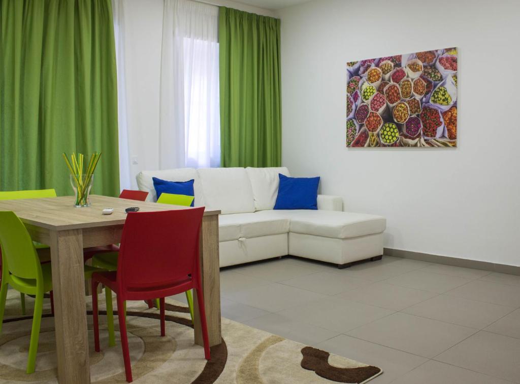 Residence Palazzo dei Delfini by RECEPTIO - Two-Bedroom Apartment