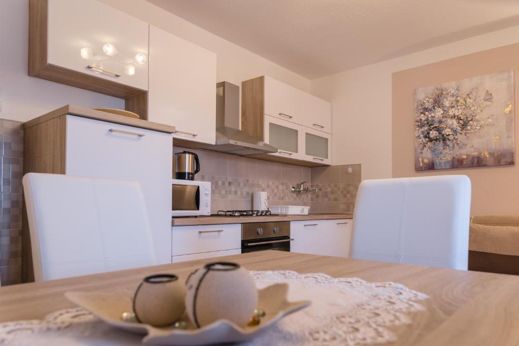 IRIS Room & Apartment - 12