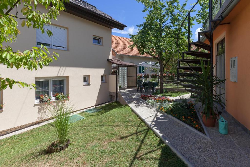 IRIS Room & Apartment - 19