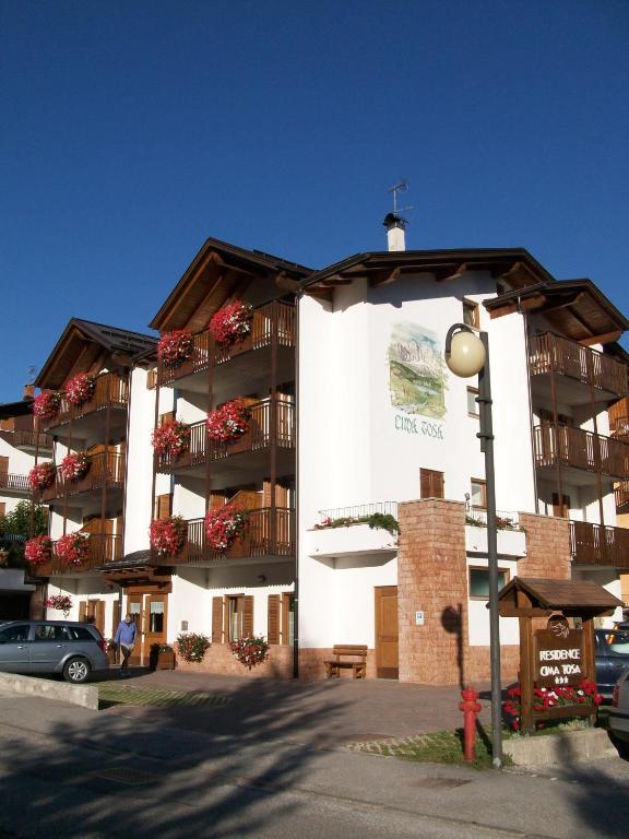 Budova, kde se aparthotel nachází