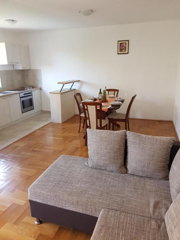 Kuchyň nebo kuchyňský kout v ubytování Apartments Dunja Malinska