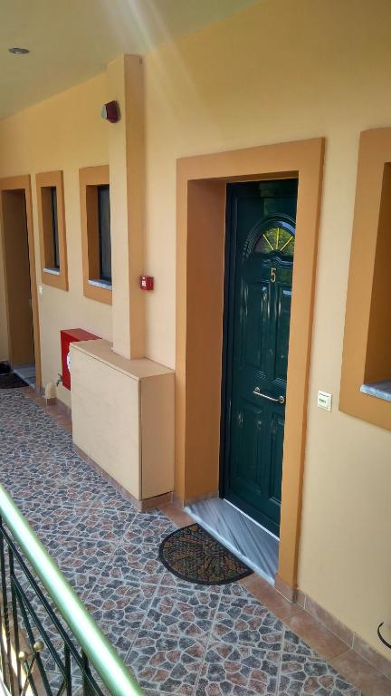 Fotografia z galérie ubytovania Nikolitsa Apartments v destinácii Glyfada Fokidas