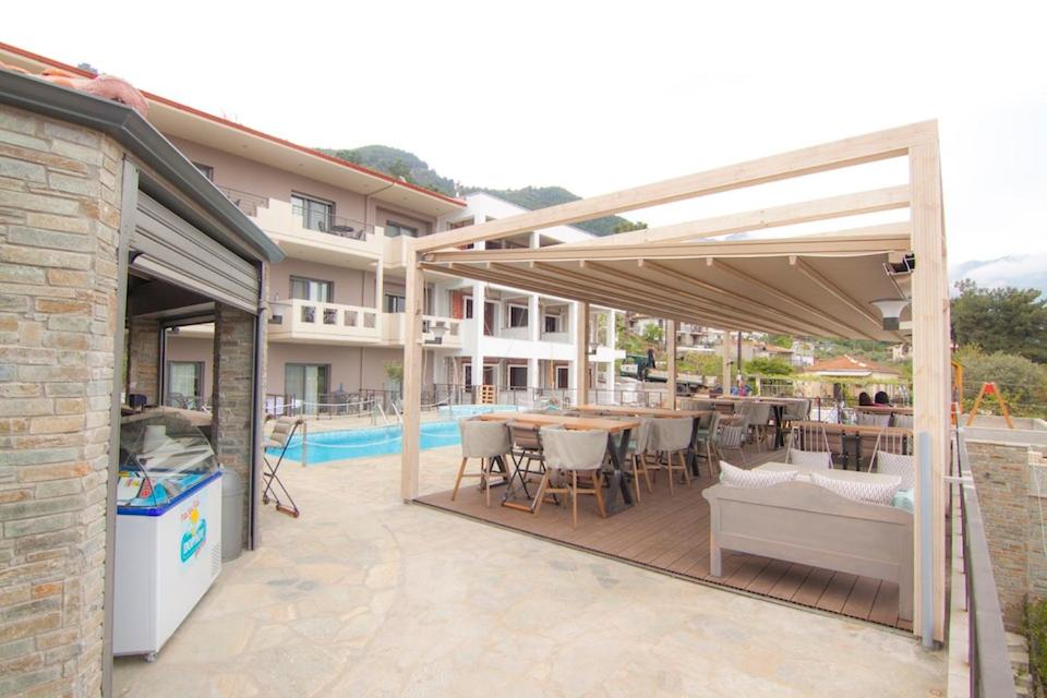 Bazén v ubytování Ntinas Filoxenia Hotel & Spa nebo v jeho okolí