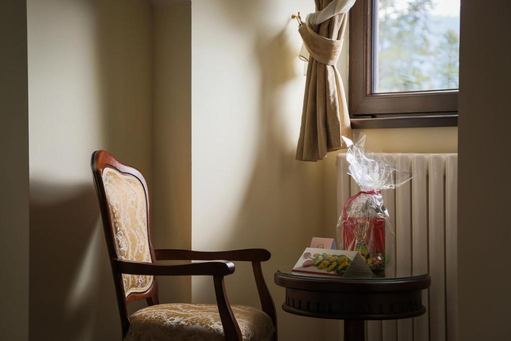 Posezení v ubytování Hotel Foisorul cu Flori