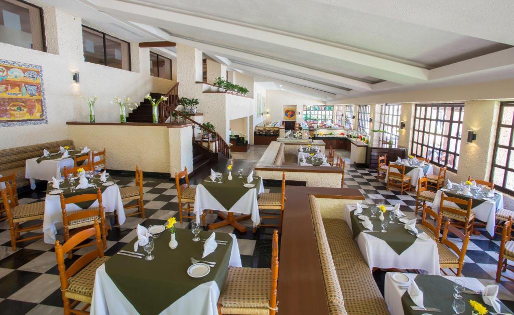 Restaurace v ubytování Barceló Huatulco - All Inclusive