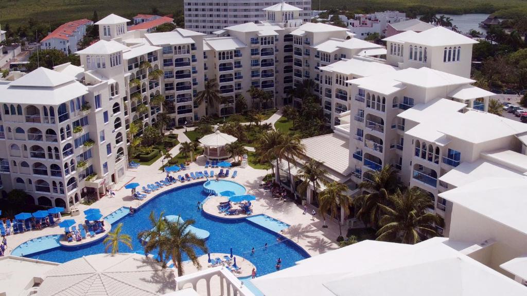 Bazén v ubytování Occidental Costa Cancún - All Inclusive nebo v jeho okolí