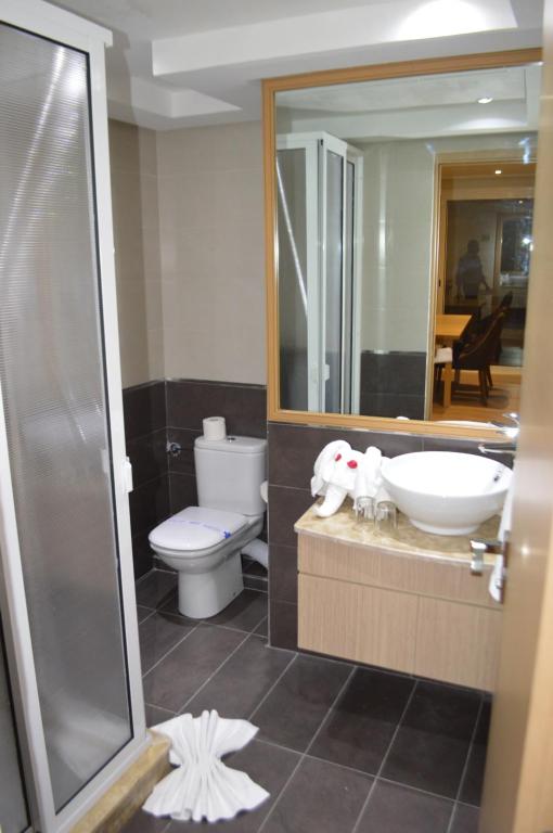 Anezi Tower Hotel - Suite Met Drie Slaapkamers Met Kitchenette