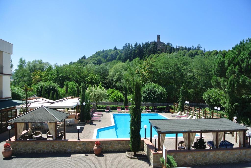 Bazén v ubytování Parc Hotel nebo v jeho okolí