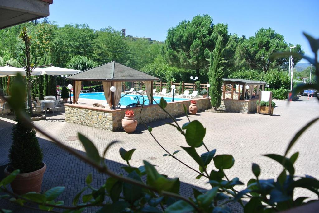 Bazén v ubytování Parc Hotel nebo v jeho okolí