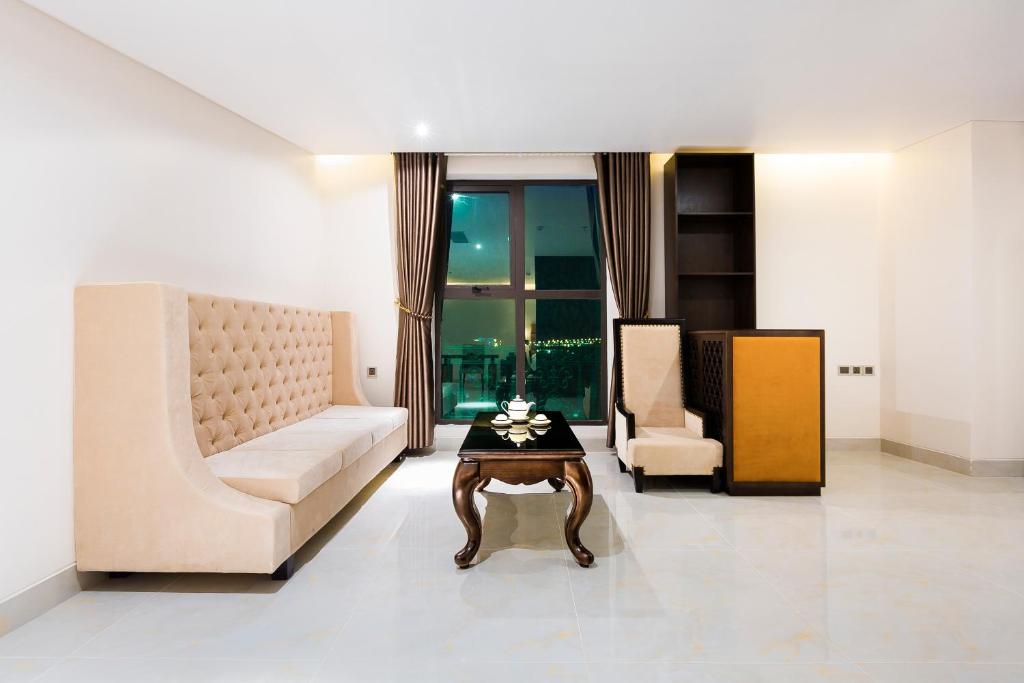 Royal Quang Binh Hotel - Deluxe Suite