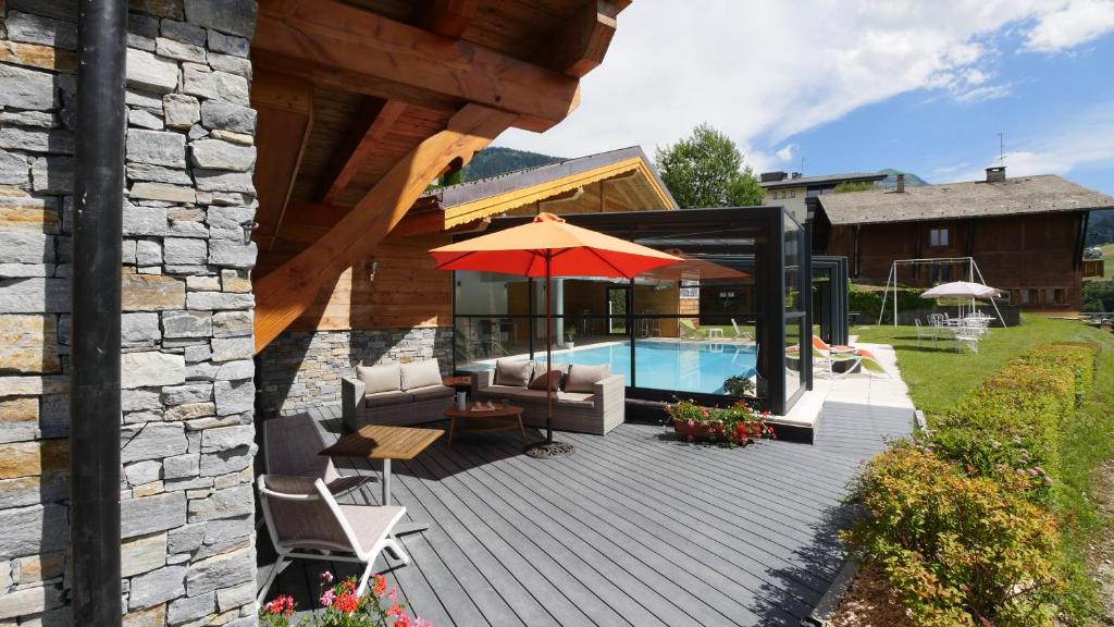 Bazén v ubytování Hotel Alpina nebo v jeho okolí