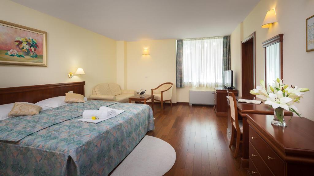 Hotel Villa Bacchus - 2