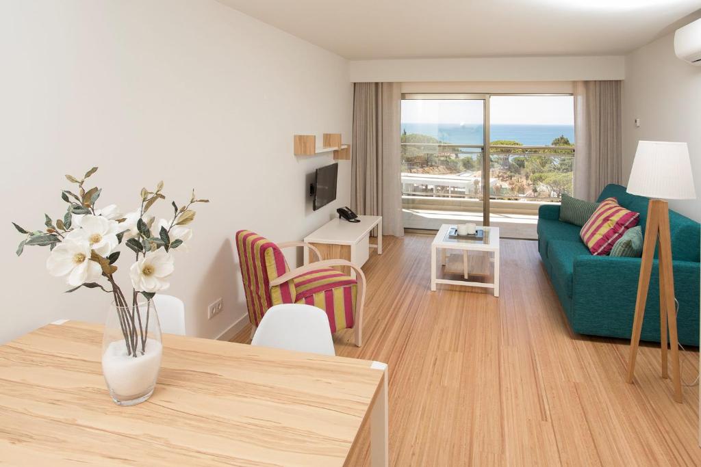 
One-Bedroom Apartment with Sea View - Prestige
