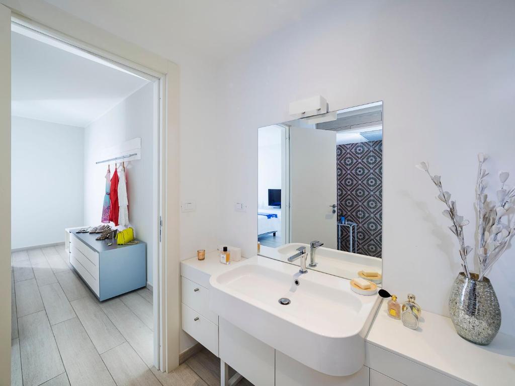 Isola Bella Infinity Suites - 18