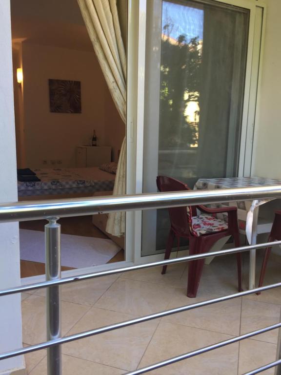 Balkón nebo terasa v ubytování Tina Rooms