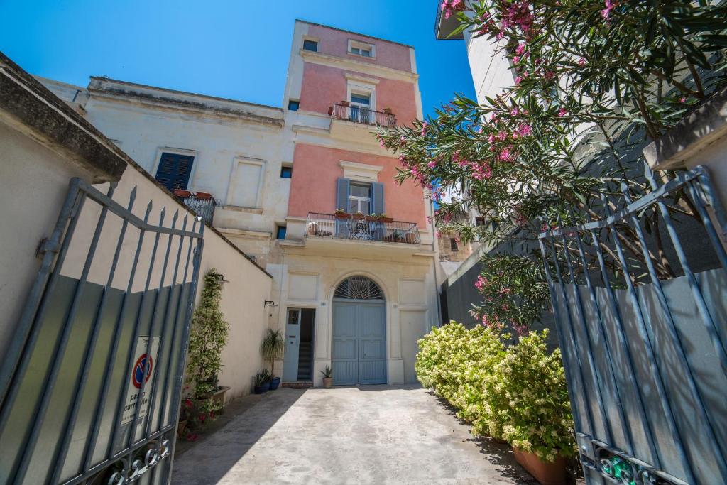 The building in which Az apartmant is located