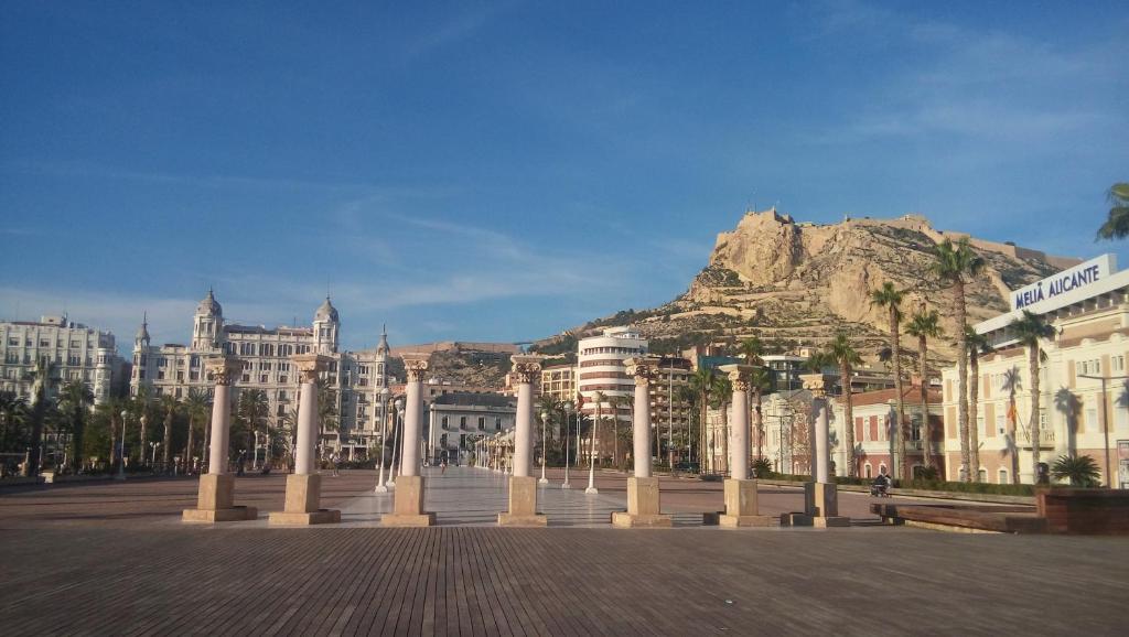LOVE ALICANTE, Alicante – Precios 2023 actualizados