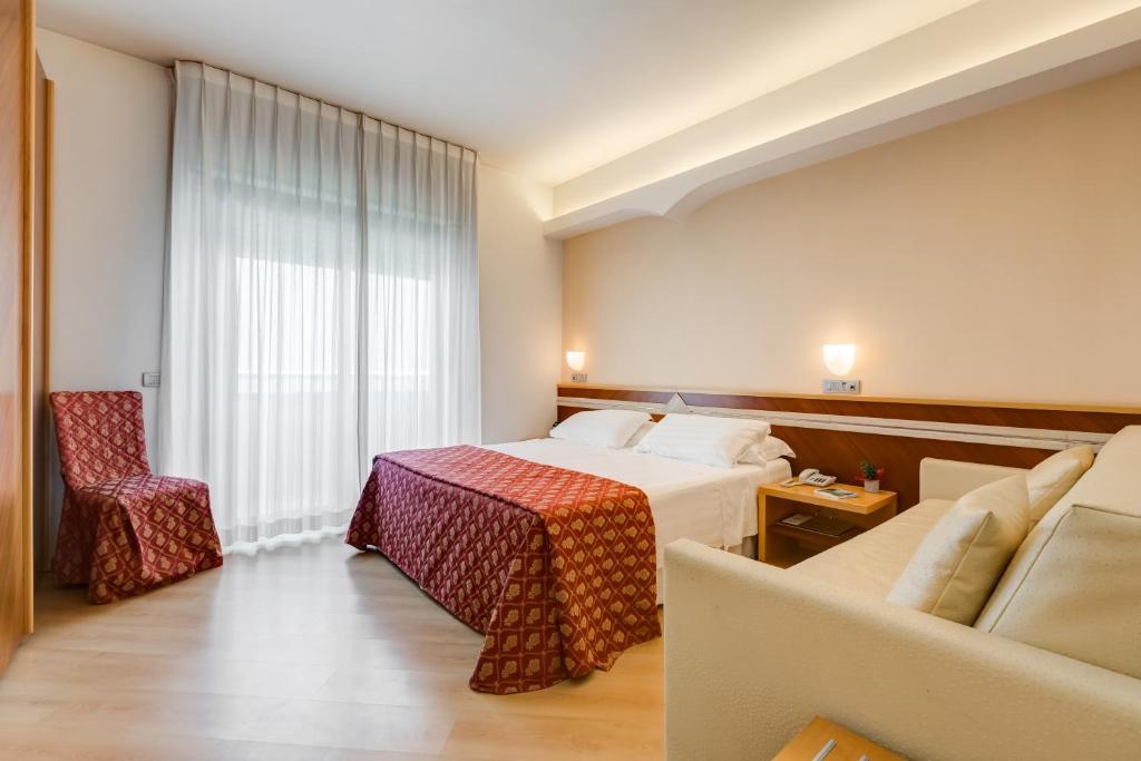 Hotel Europa Beach Village - Habitación Cuádruple Deluxe