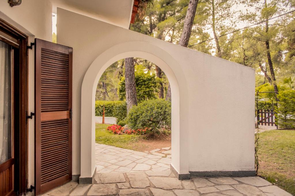Vonkajšia záhrada v ubytovaní Beautiful Holiday Villa in Sani