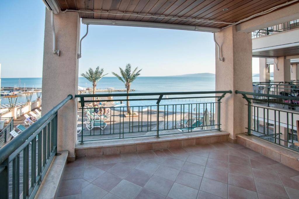 Beachfront Marina City ApartHotel - Twee-slaapkamerappartement