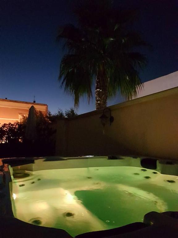 Bazén v ubytování Palazzo Volta Boutique Luxury B&B nebo v jeho okolí
