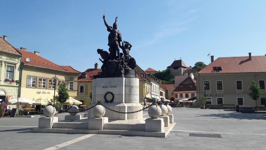 Miestna pamiatka v blízkosti apartmánu