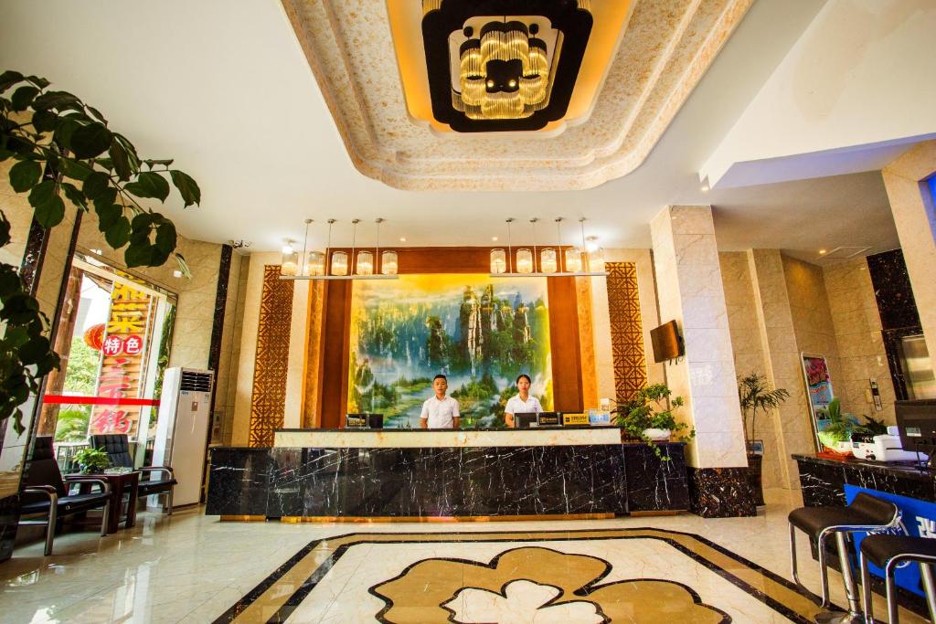 Restaurace v ubytování 东玉楼大酒店Zhangjiajie Dong Yu Lou Hotel