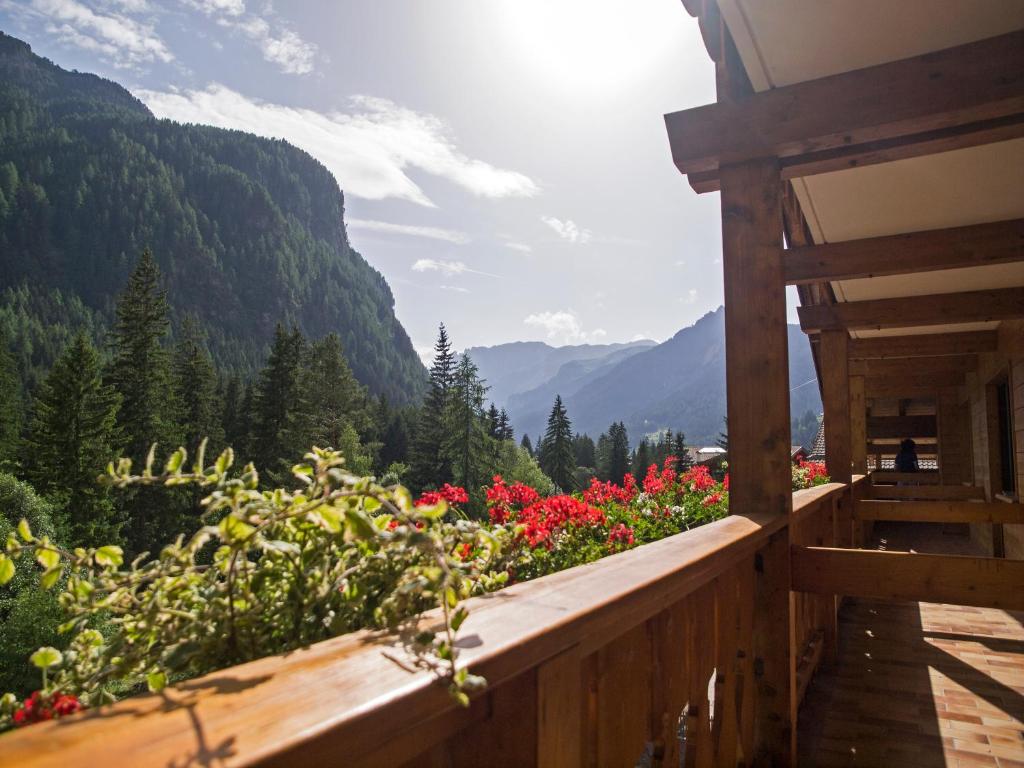 Gallery image of Hotel Engel in Canazei