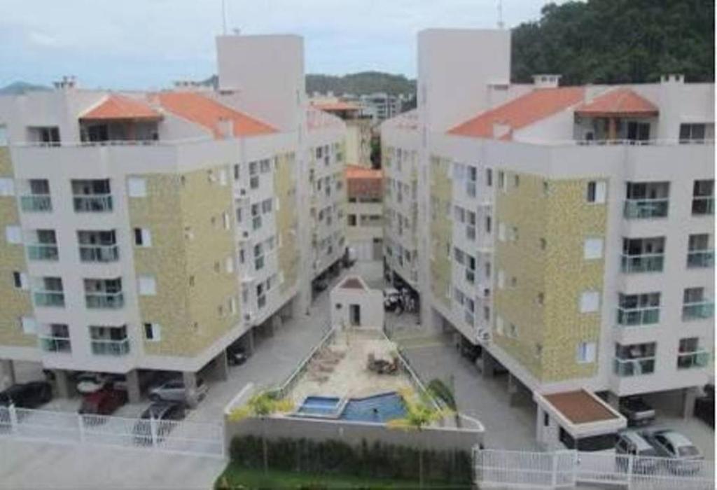 arial view of a group of apartment buildings at Apartamento Cobertura Monte Carlo in Ubatuba