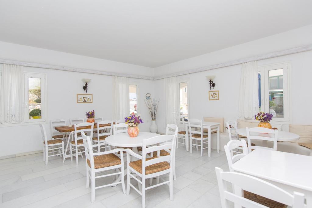 Posedenie v ubytovaní Galini Hotel
