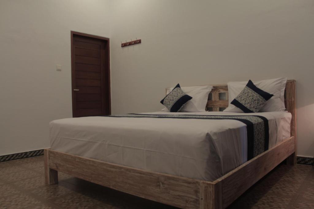 Nyoman Guesthouse Canggu - Superior Double Or Twin Room With Garden View